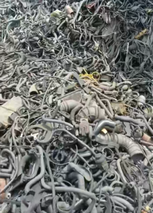 长期出售拆车杂橡胶废料