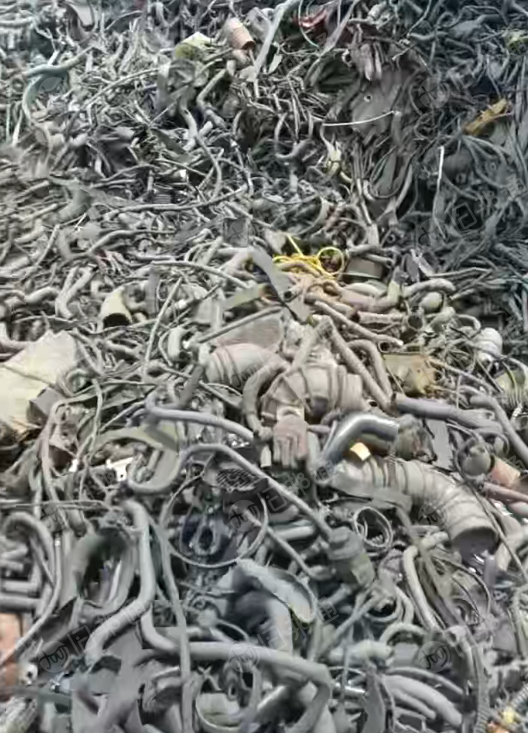 长期出售拆车杂橡胶废料