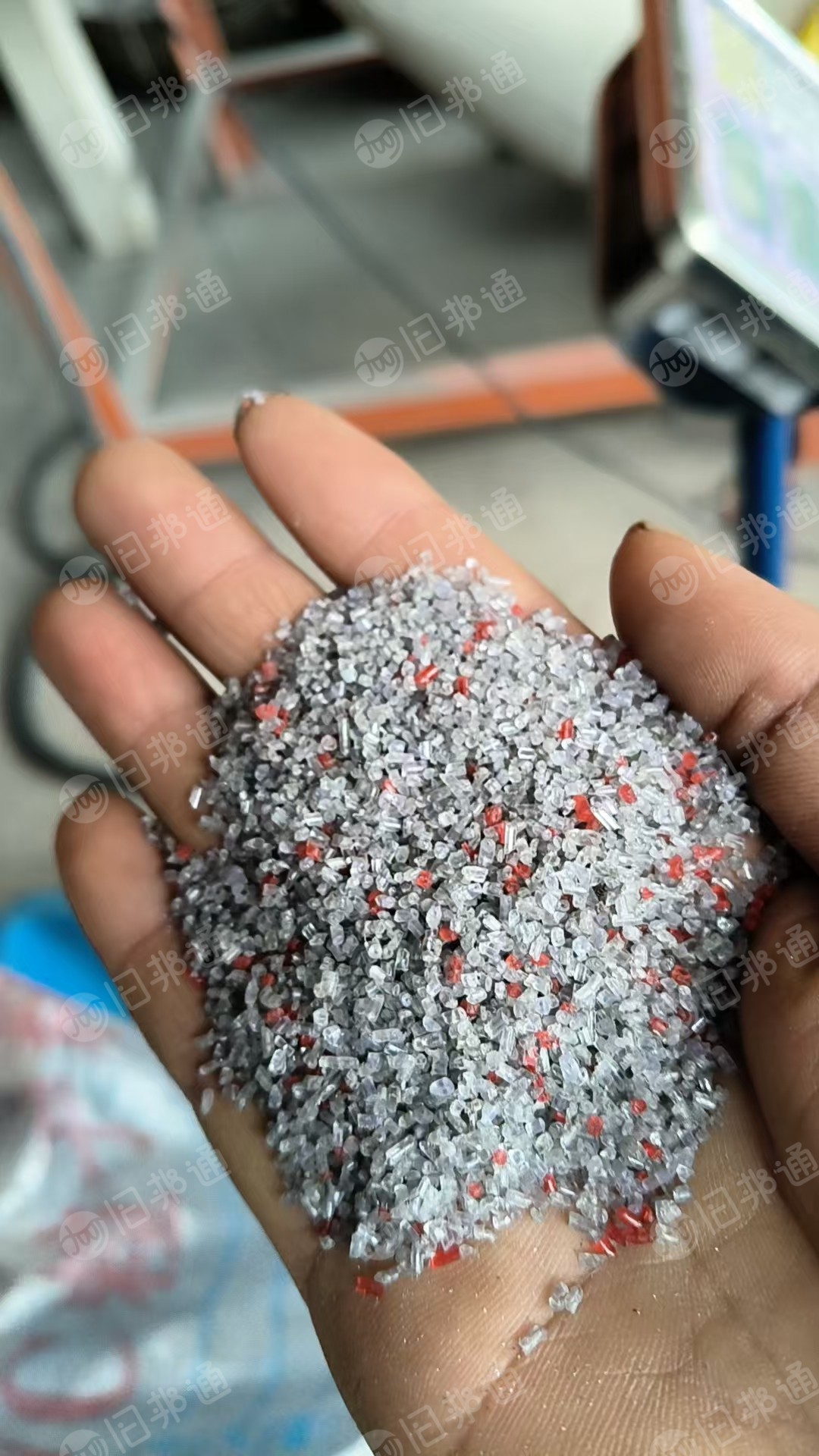 出售PVC电线皮破碎料，现货7吨左右