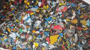 出售橡胶炼油料，月供1挂车