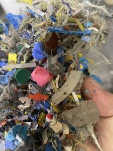 出售塑料膜炼油料，日杂料里面水洗pp出来的，月供1/2挂车，差不多30吨