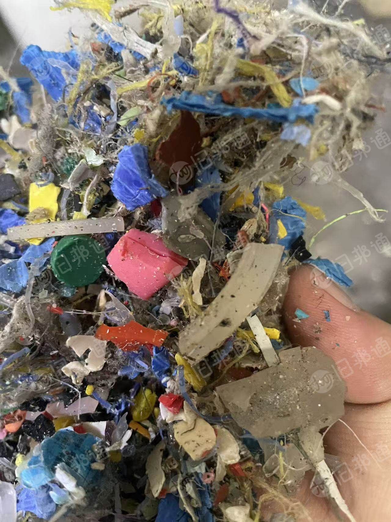 出售塑料膜炼油料，日杂料里面水洗pp出来的，月供1/2挂车，差不多30吨