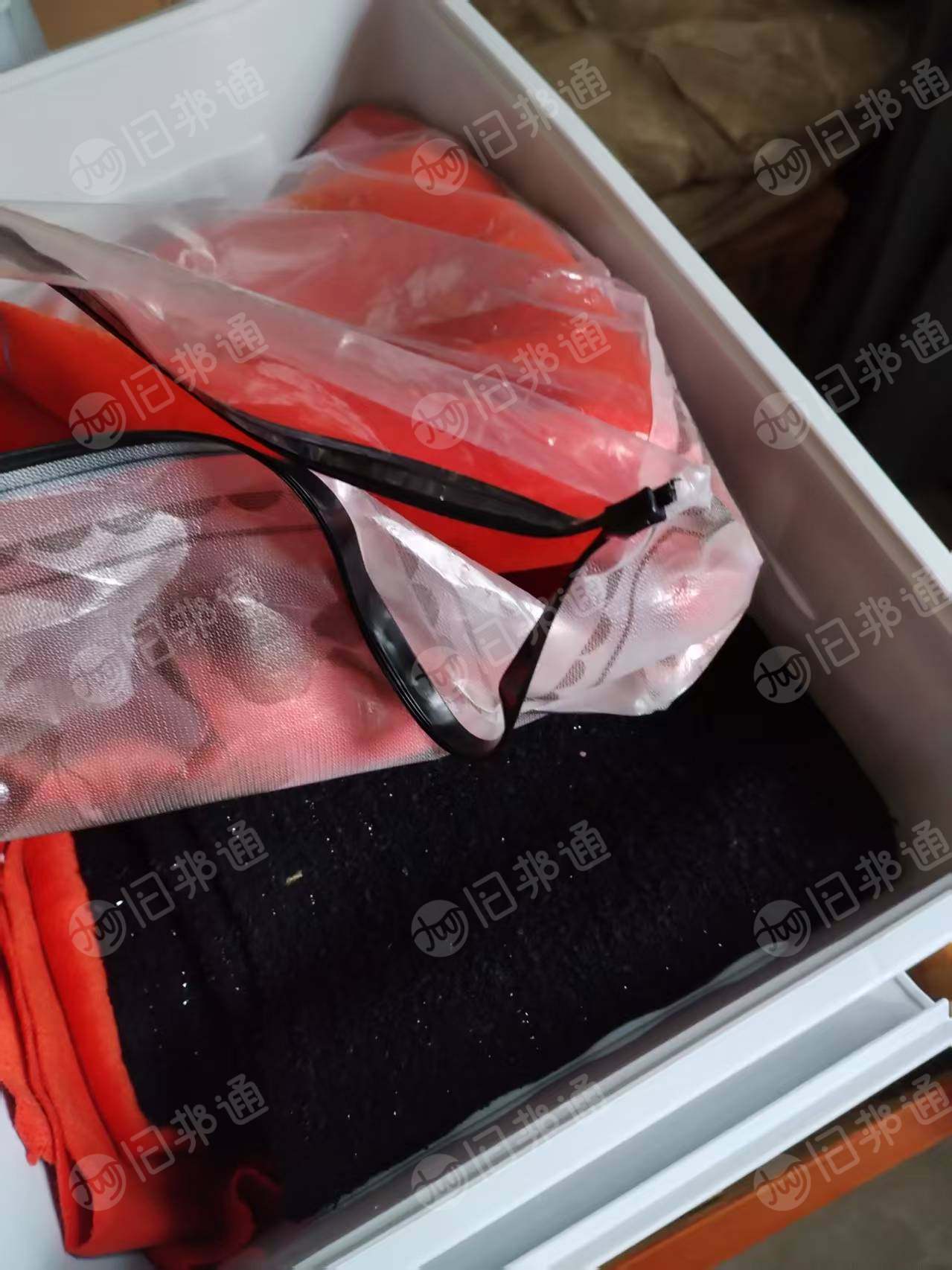 出售羊绒布料,羊绒大布块,多数是两米五左右的,也有三米的,之前做直播时候买的