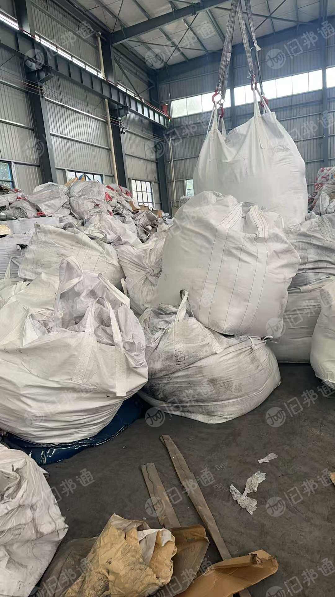 出售吨包废料，装颗粒下来的，里面可以做二手利用的占比80%，现货20/30吨