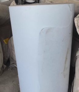 出售PE无纺布卷材，做外墙保温下来的，杂色，现货有3吨左右，货在江苏淮安