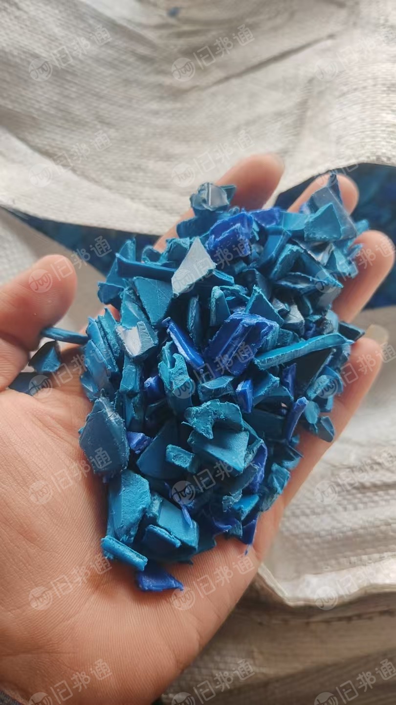 出售PE蓝色托盘破碎料，全漂料，现货100吨