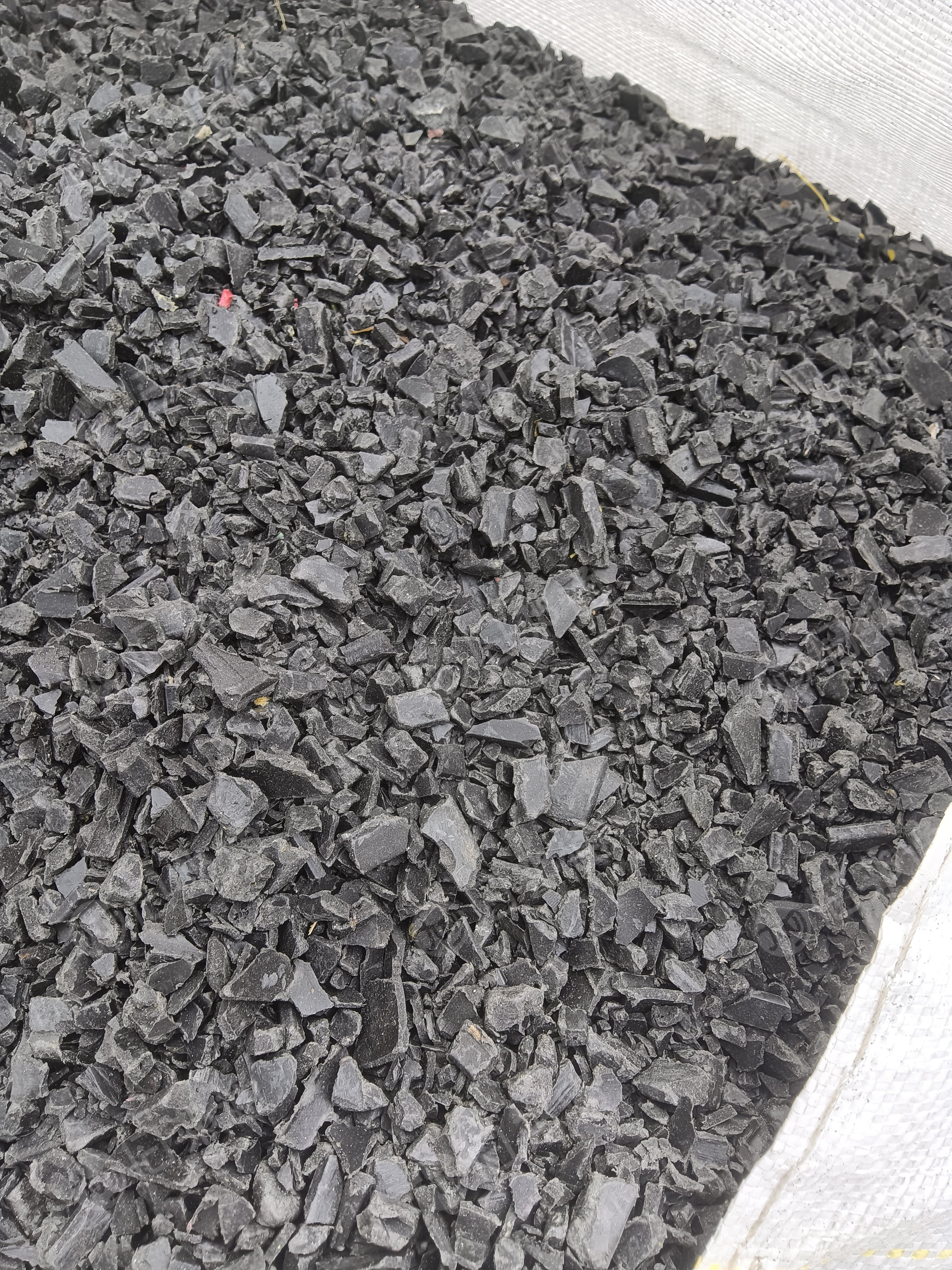 出售水果筐破碎料，每天出货十吨