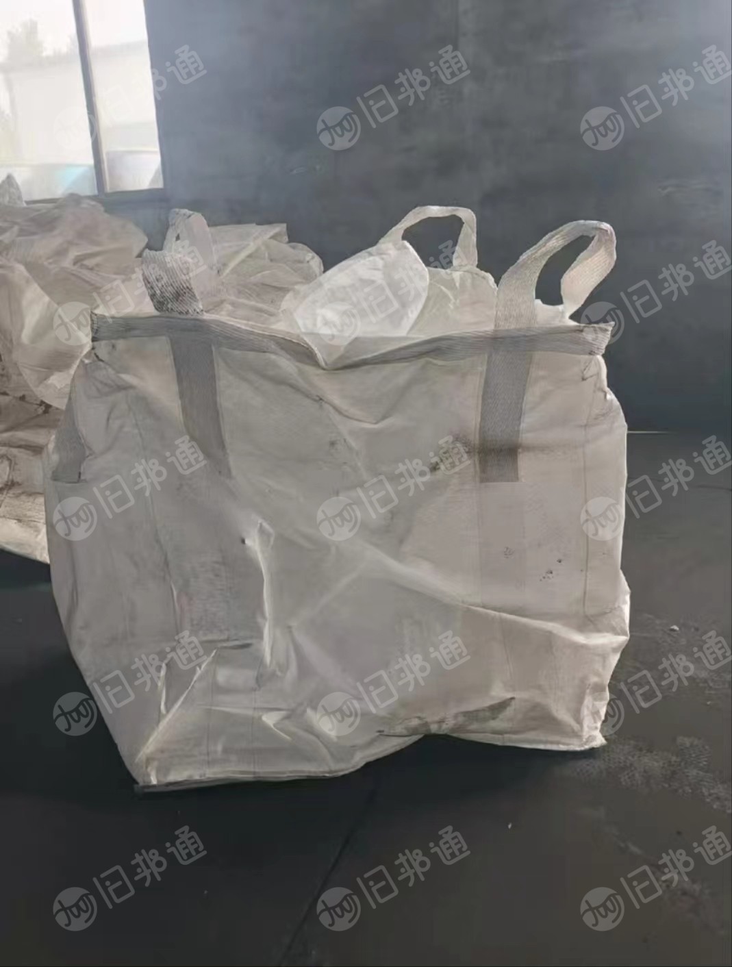 出售用过一次的二手吨包，内袋完好，基本全新，规格0.9*0.9*1