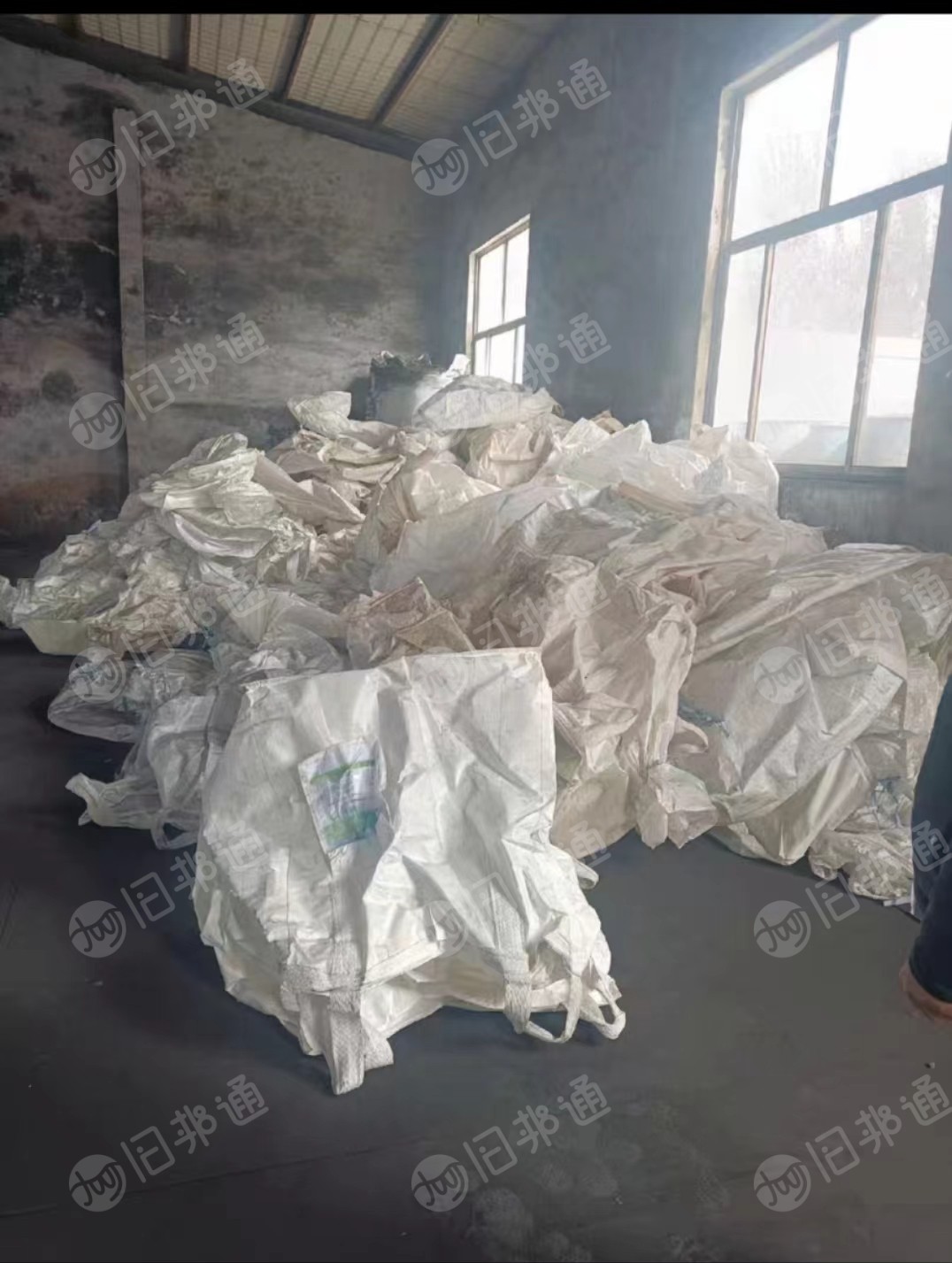 出售用过一次的二手吨包，内袋完好，基本全新，规格0.9*0.9*1