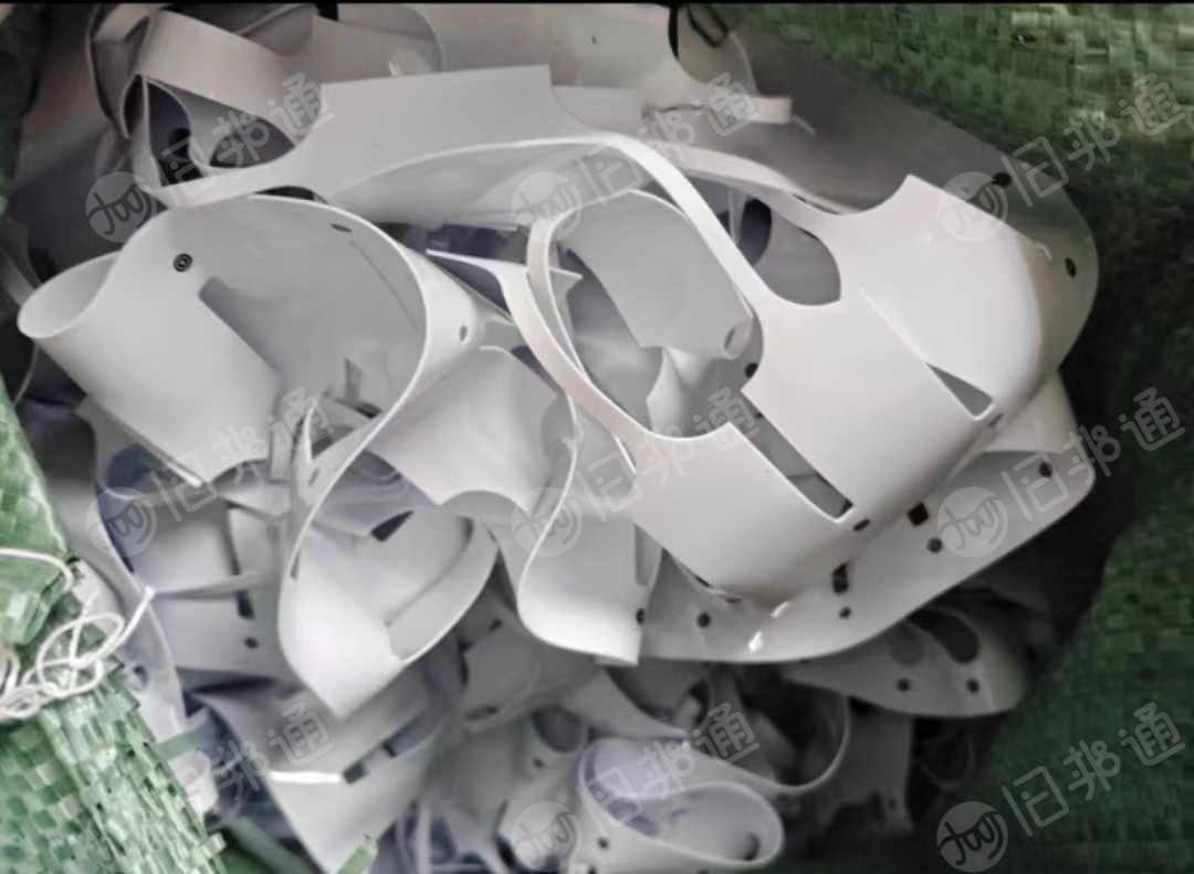 长期出售电子厂下来的软质pvc废料,双面胶,月供10吨