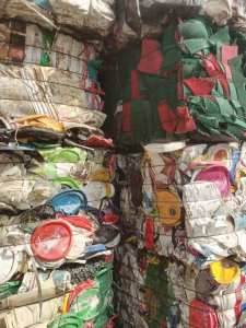 长期出售涂料桶压块，现货9.6一车