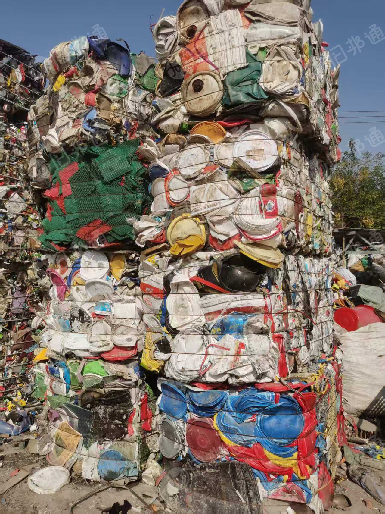 长期出售涂料桶压块，现货9.6一车