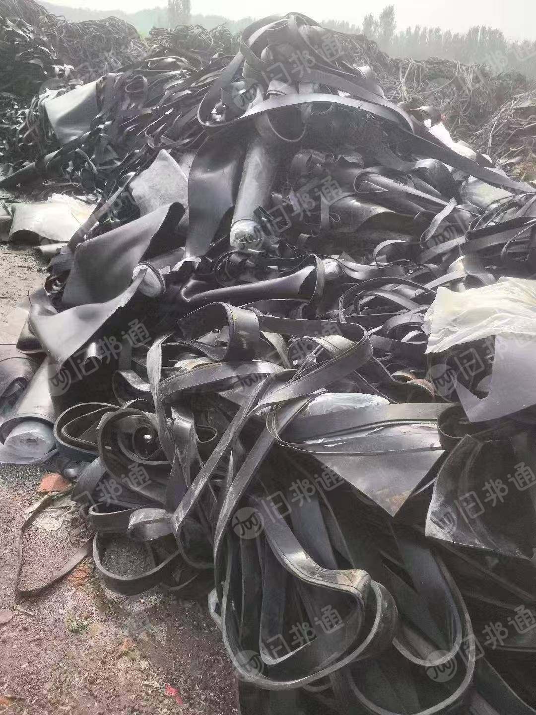 出售再生胶做出来的胶板边角料