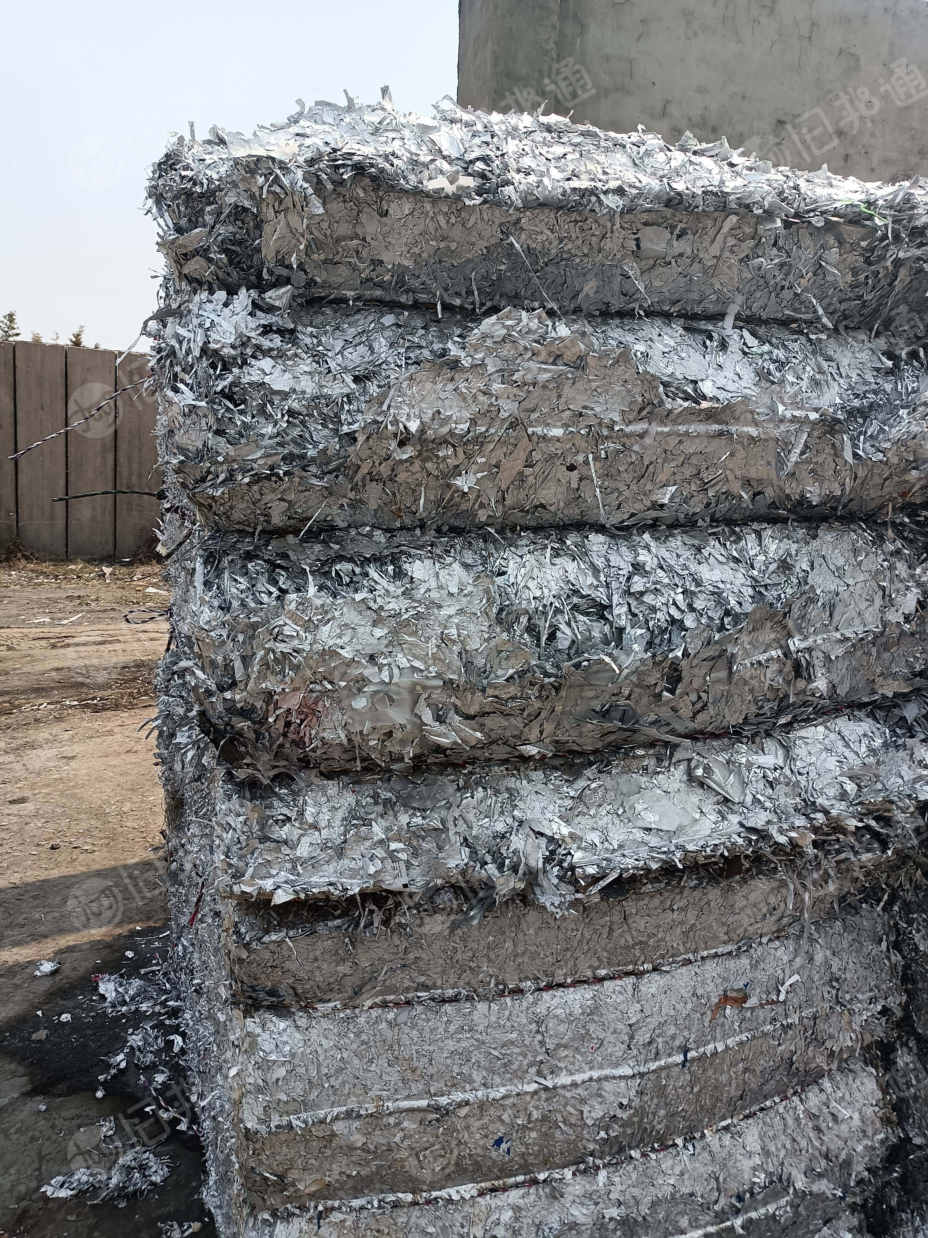 出售铝塑纸废料分离出来的铝塑膜