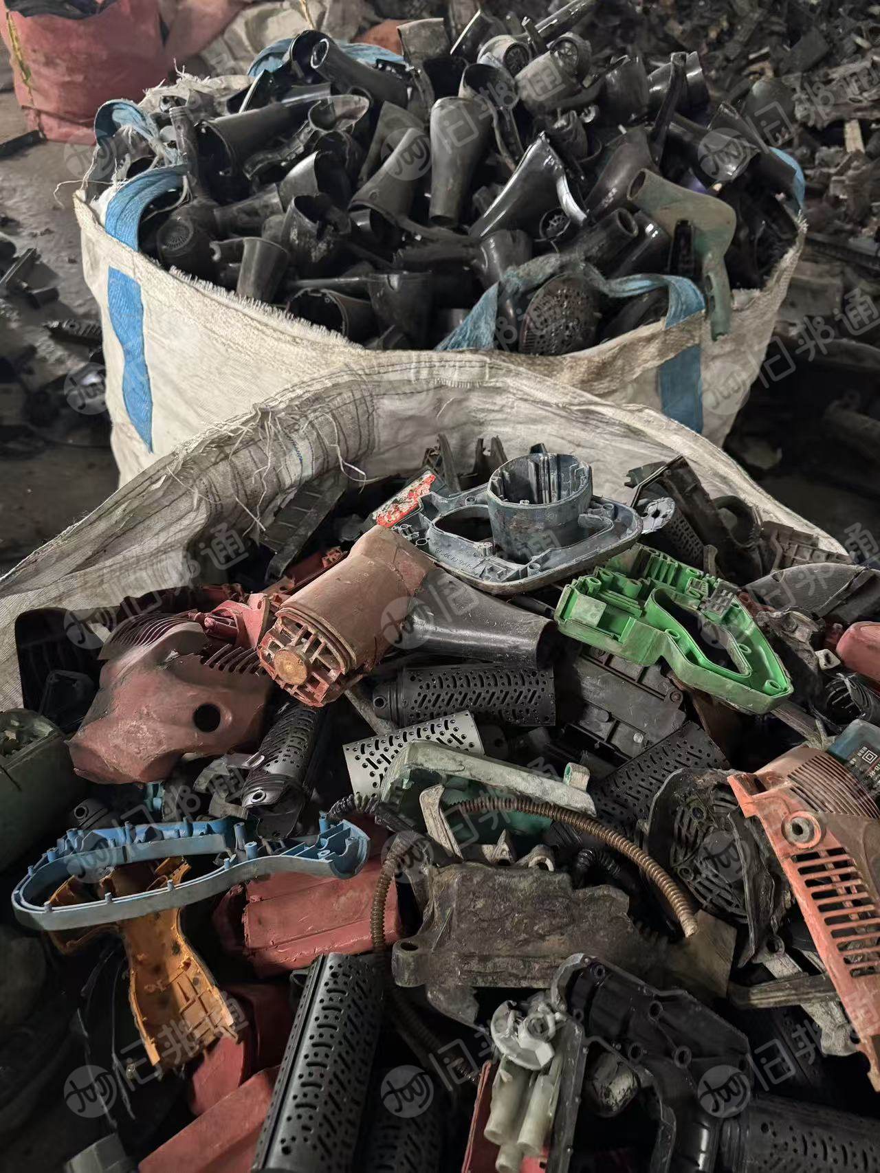 常年求购尼龙废料，汽车下来的，每个月两三百吨