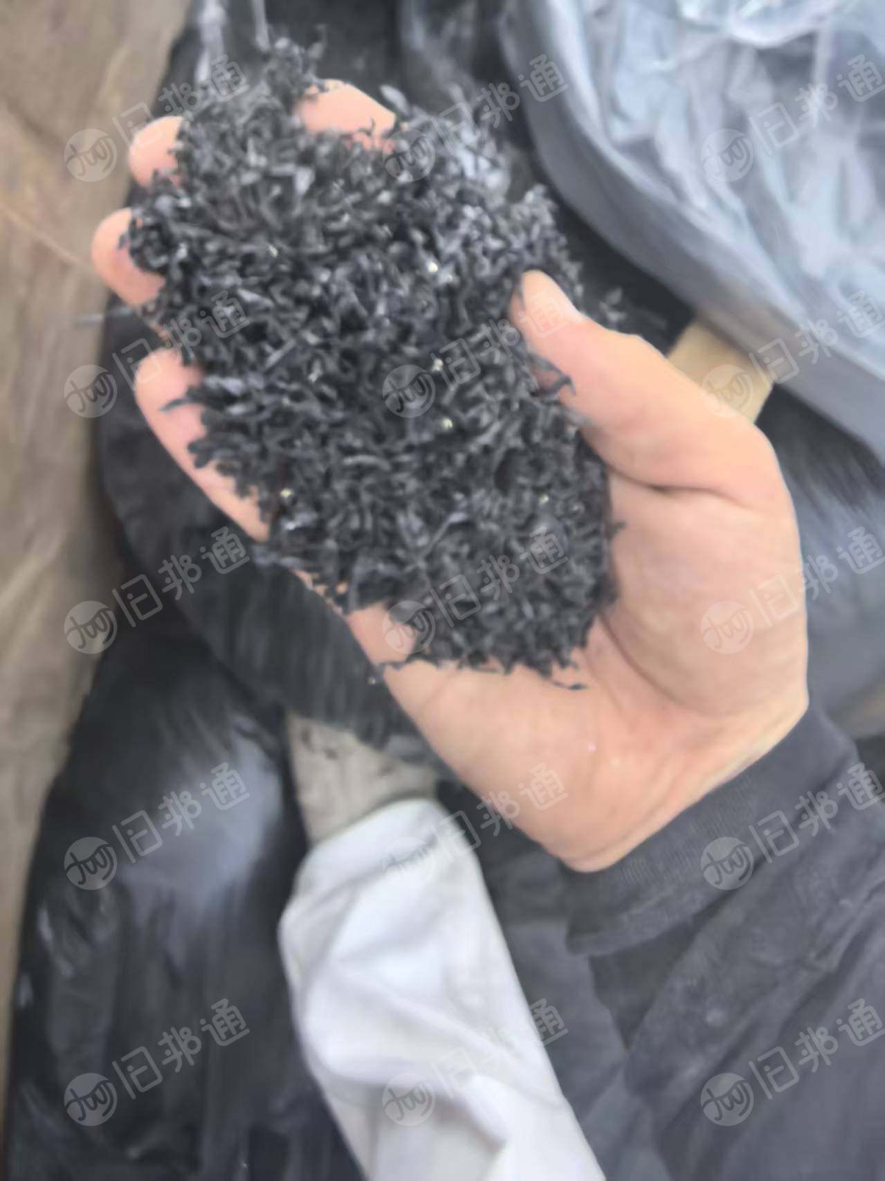 出售汽车厂下来的PP/PC刨花料，现货10来吨