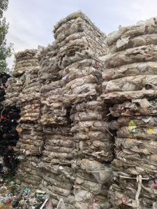 出售餐盒压块，现货一车13米