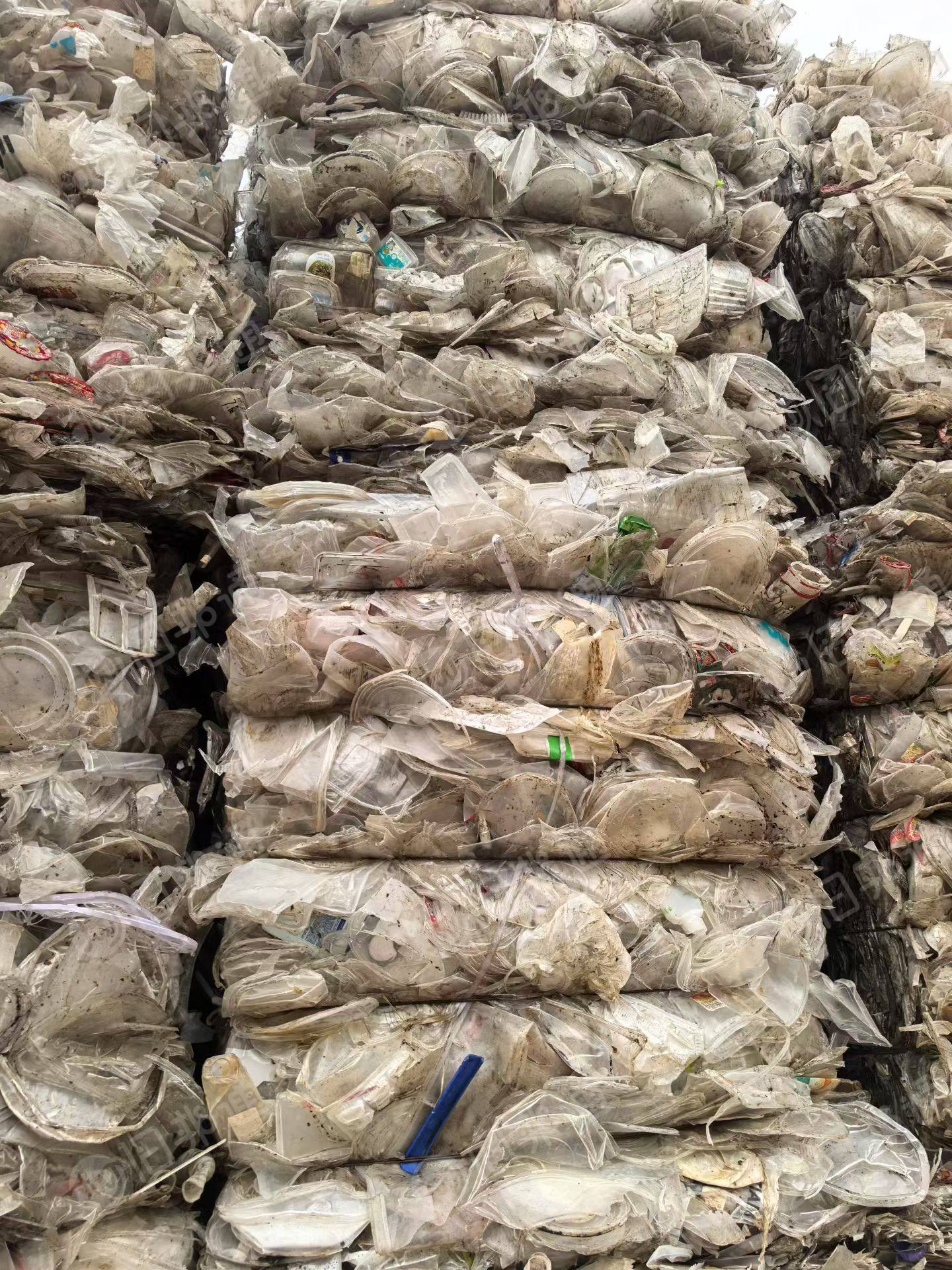 出售餐盒压块，现货一车13米