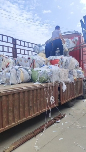 厂家长期出售白色PP无纺布，无纺布边边角料，现货有7吨左右，货在广东河源