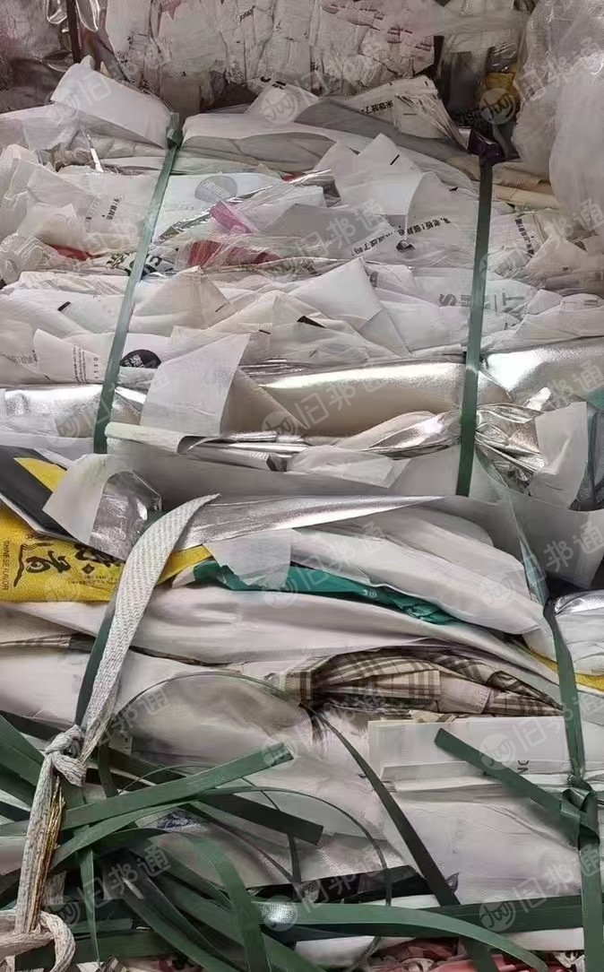 长期大量出售无纺布边料，PP无纺布手提袋边角料，各种无纺布，月供300吨等，厂在江苏常州