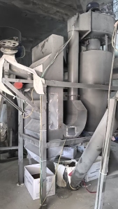 现货处理一批9.5成新的设备，80的破碎机2台都带提升机，80风选机3台，分选机一台。九点五成新