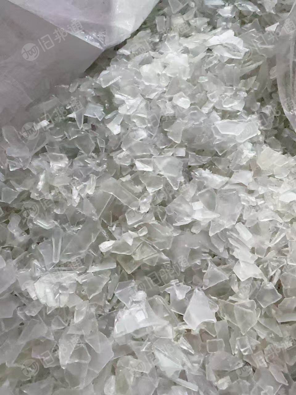 出售PC破碎料,水瓶和其他透明料混破的,冲击50几个。还有杂色,月供几百吨,不加纤