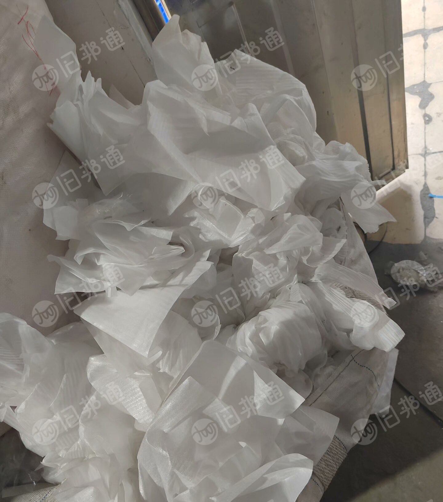 出售珍珠棉废料,现货600公斤左右,红色白色都有