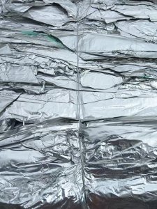 出售高铝塑膜废料，含铝65%以上，现货13米一车