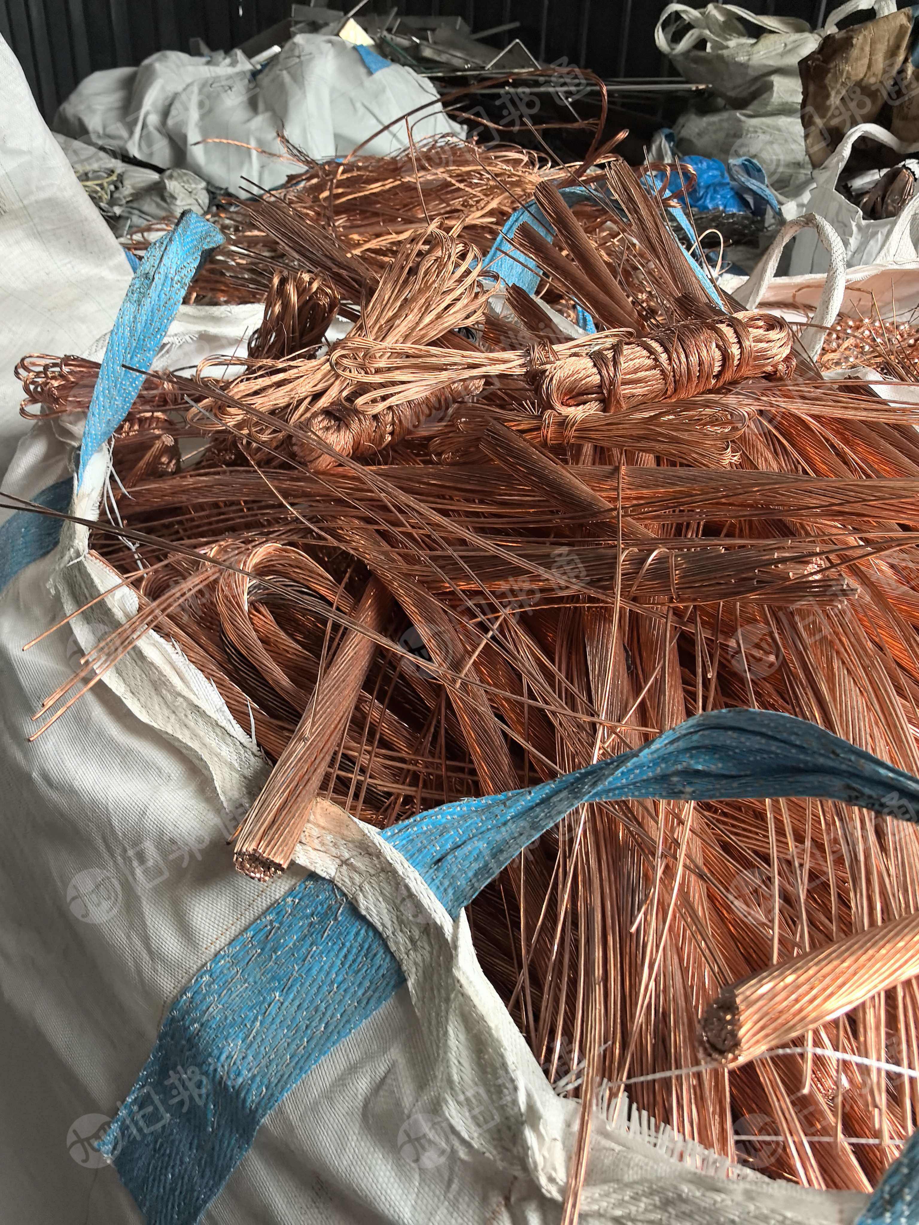 大量出售废铜,黄铜、紫铜、光亮铜都有,现货60吨