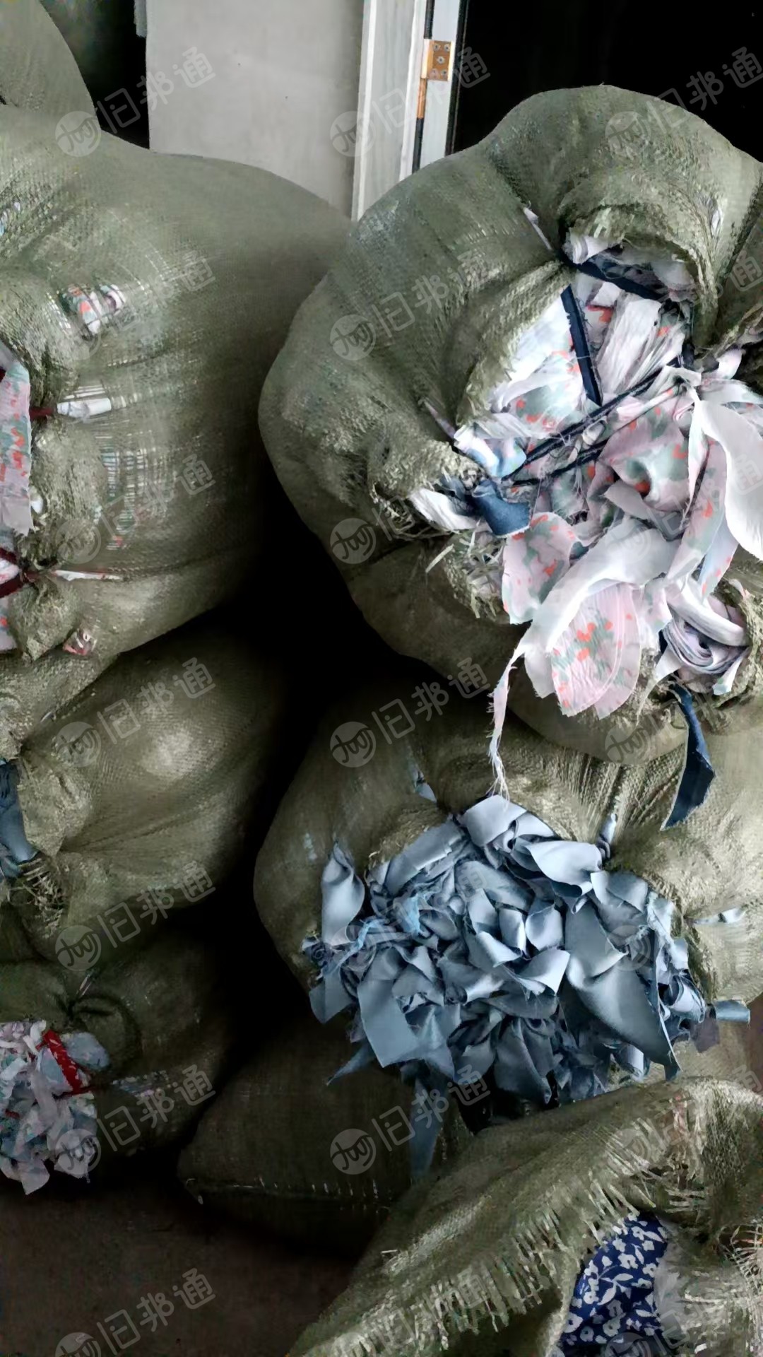 长期出售黑色氨纶废布，氨纶边角料，氨纶造粒料