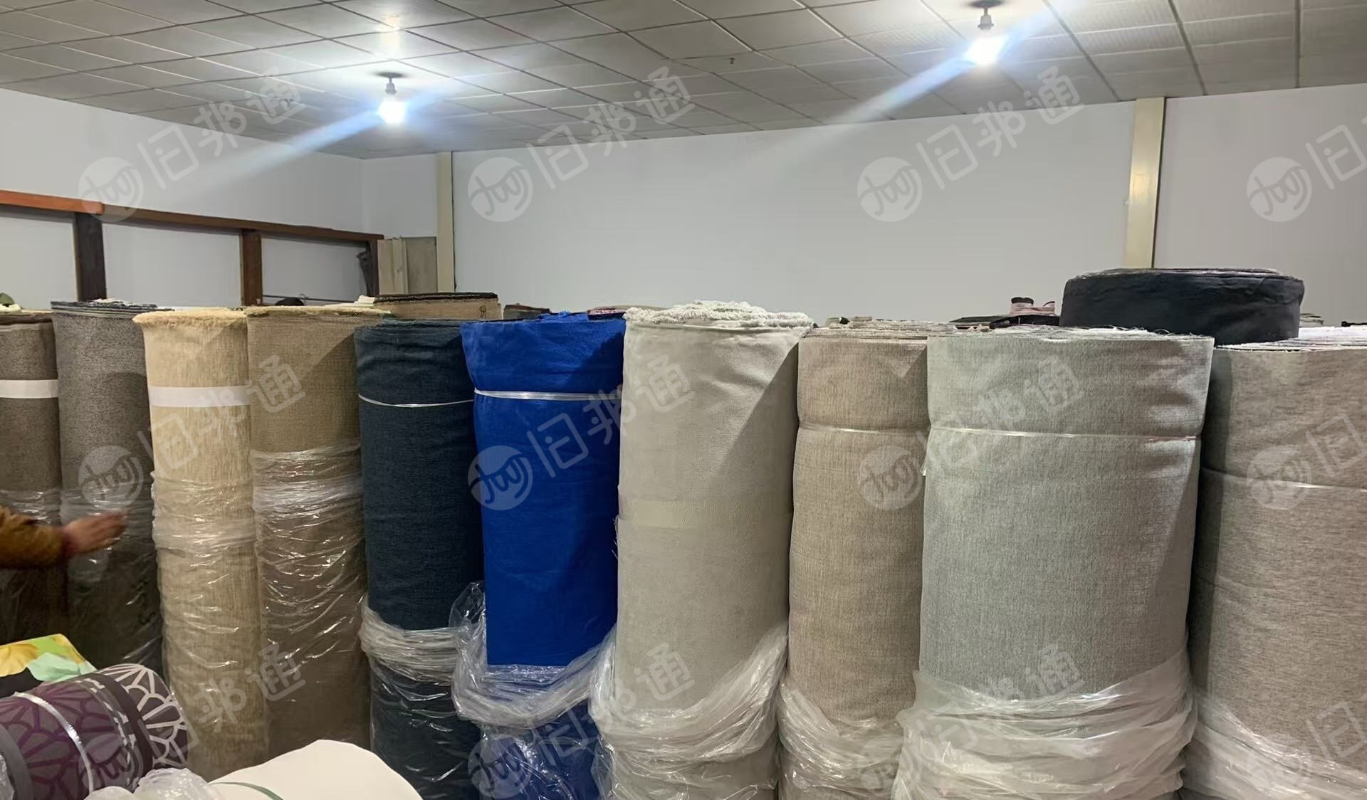 出售库存沙发布,亚麻布,科技布,绒布等杂货,现货有几百捆,米数不一,货在山东济南