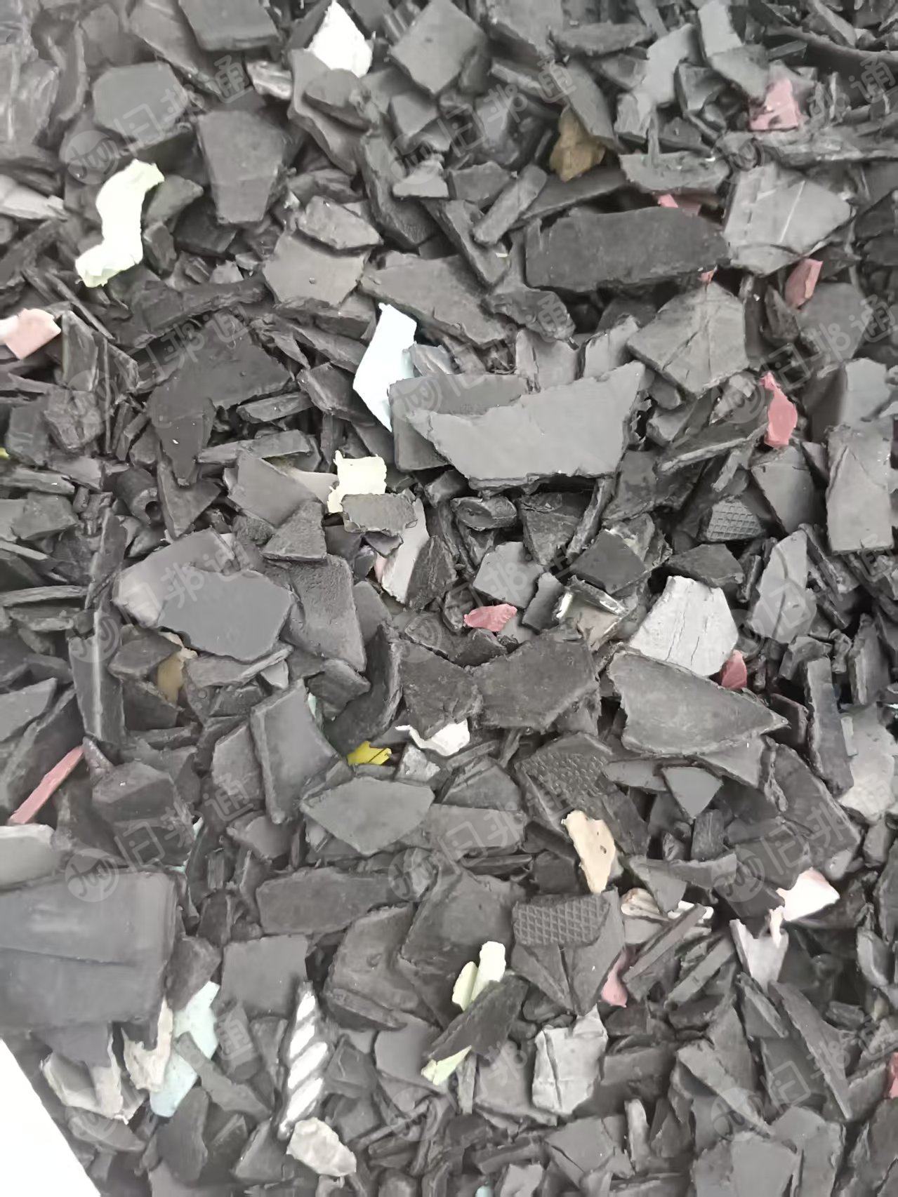 出售摩配破碎料，pp、abs材质的都有，月供200吨