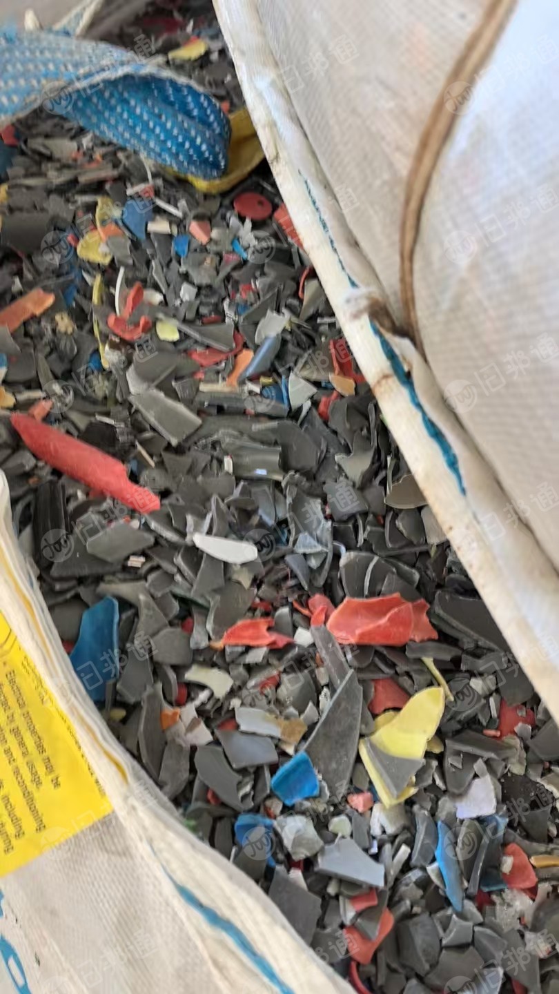 出售各种硬质PVC破碎料,墙板现货够车,大小管破碎料,灰管破碎料等