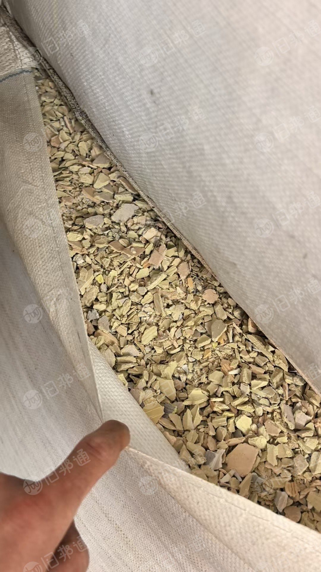 出售各种硬质PVC破碎料,墙板现货够车,大小管破碎料,灰管破碎料等