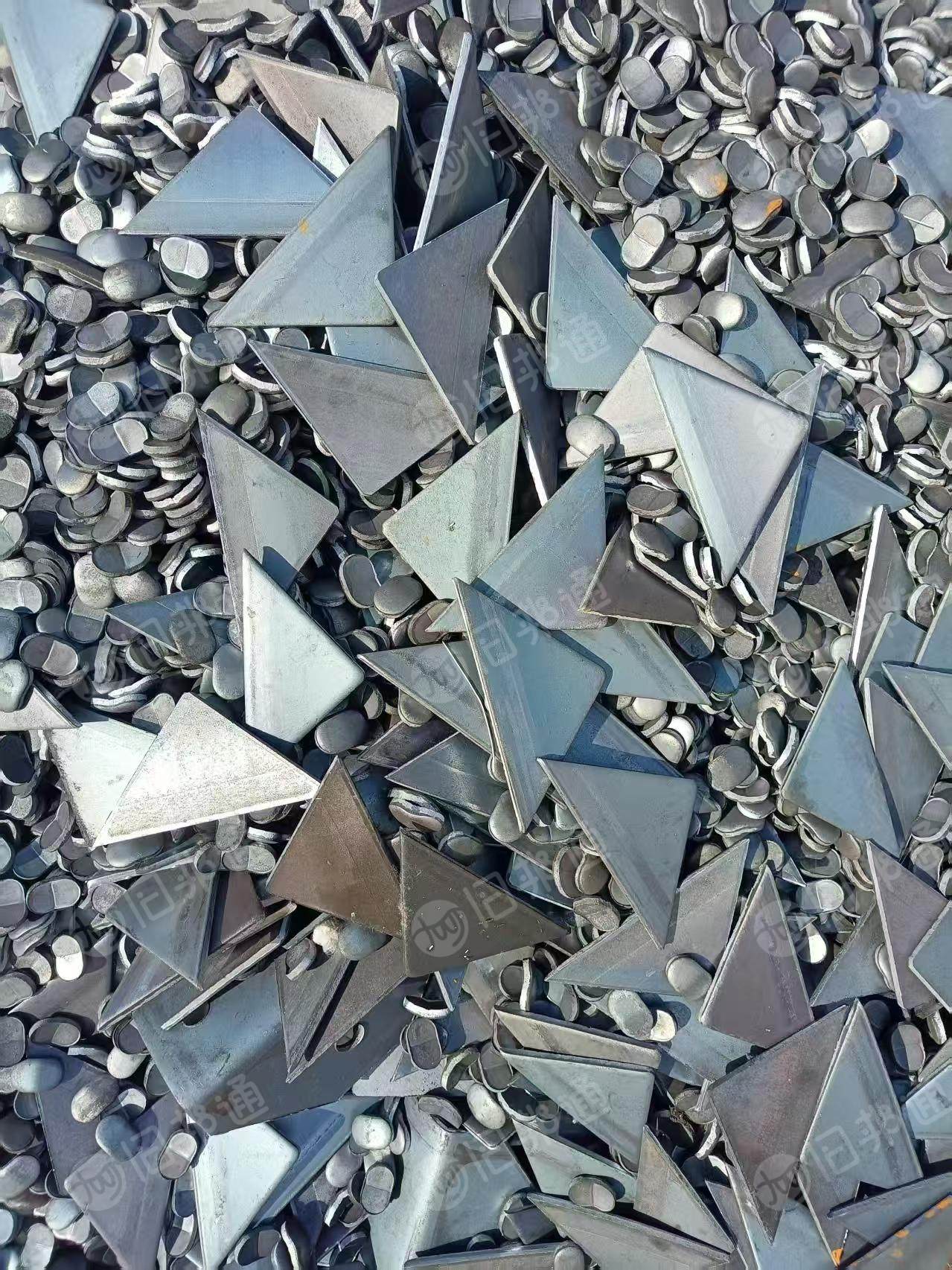 出售废钢，钢板料，冲豆，大量现货