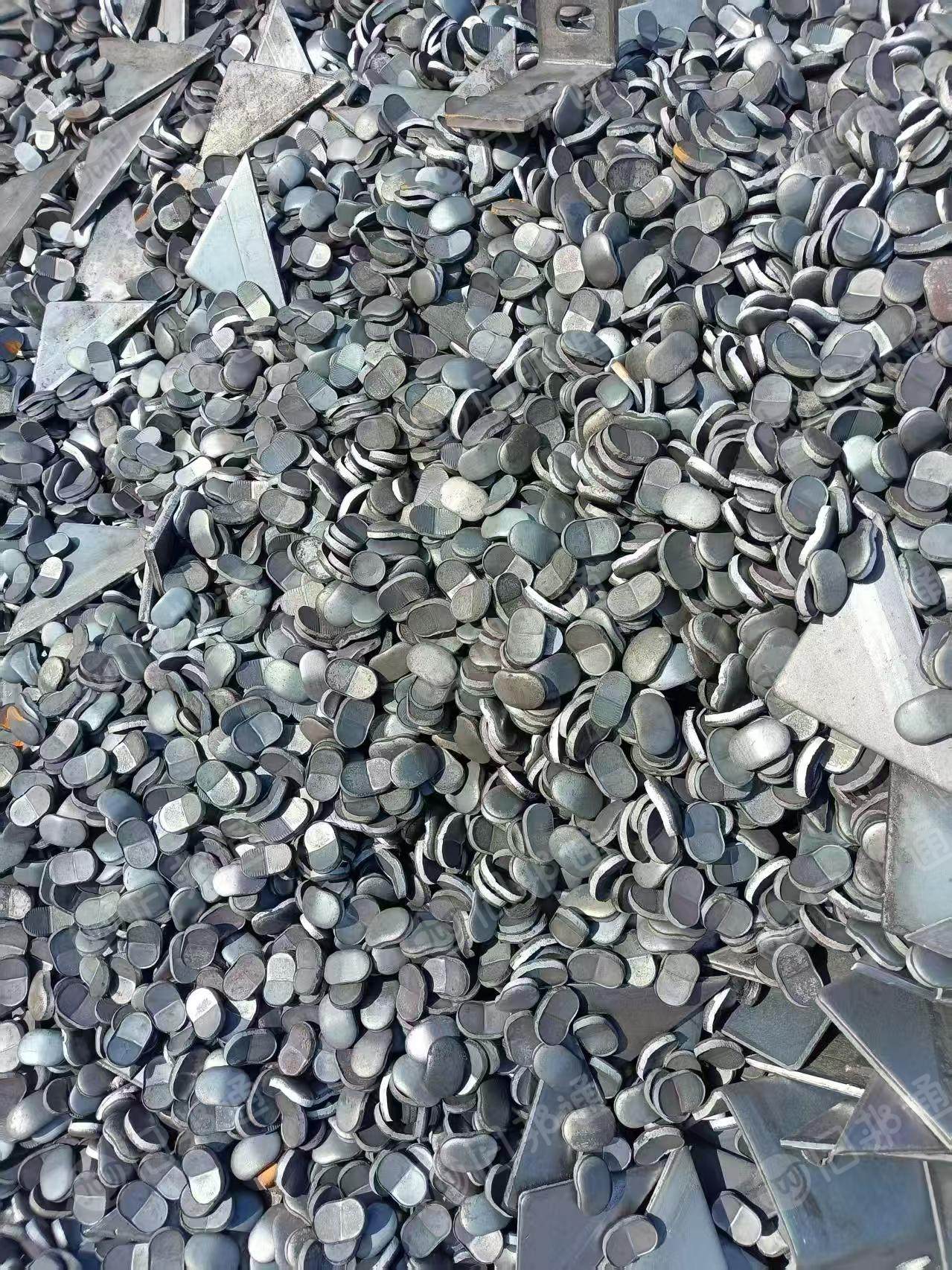 出售废钢，钢板料，冲豆，大量现货