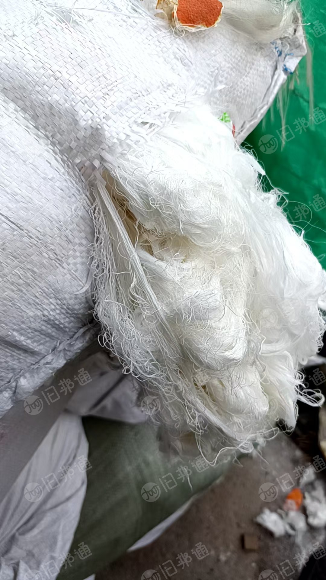 长期出售纺纱厂下来的锦棉废纱，锦棉回丝，人棉带锦纶的，含棉量六七十，现货二十多吨