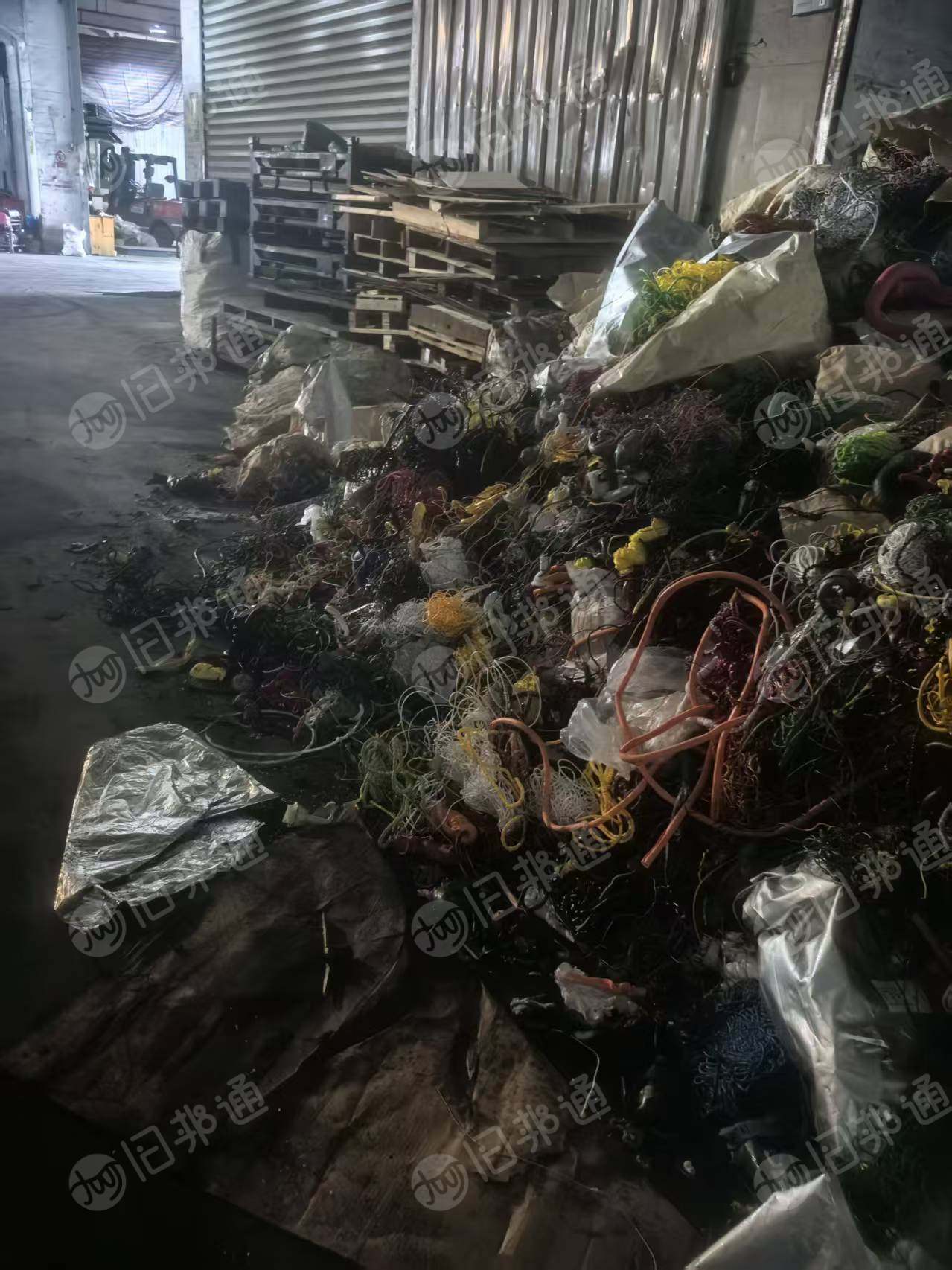 长期出售混杂材质的机头料，可用于炼油