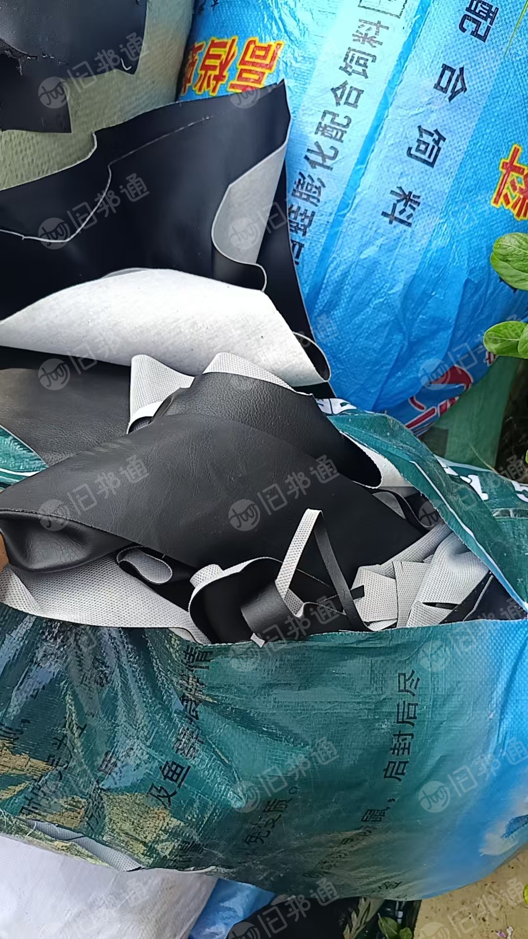 长期出售按摩床下来的pvc皮革，pvc皮革边角料，月供10吨