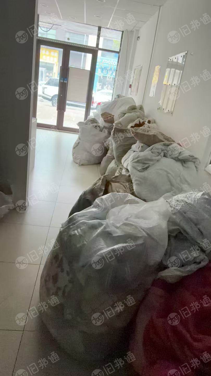 长期出售纯化纤的床单被罩，床单床品，现货三吨多