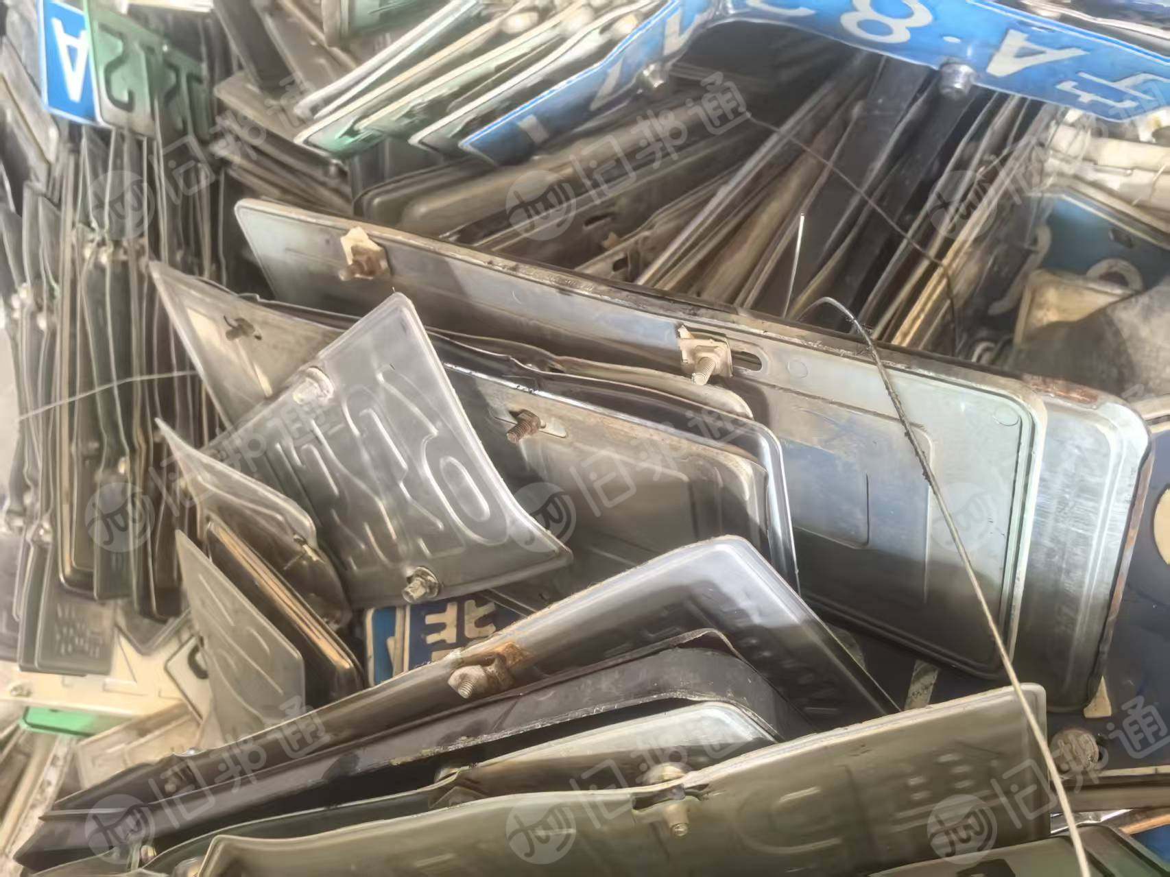 出售水箱铝，汽车牌子，现货够车