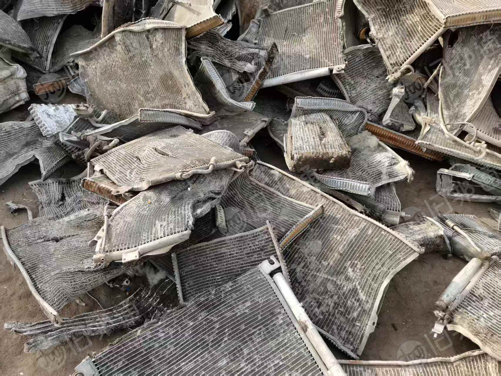 出售水箱铝，汽车牌子，现货够车