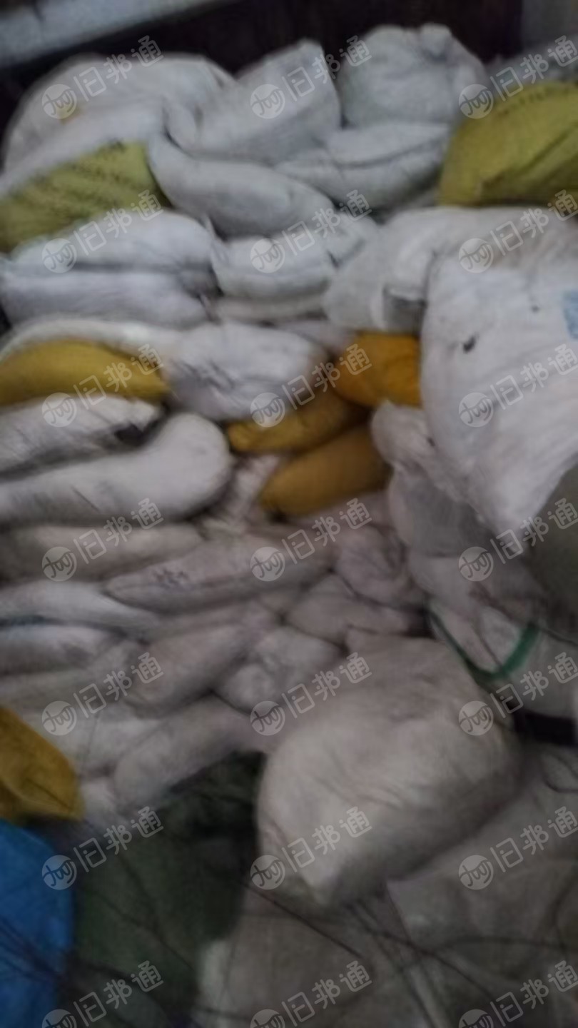 长期出售白色涤纶废丝，涤纶长丝，现货有8吨，货在江苏常州