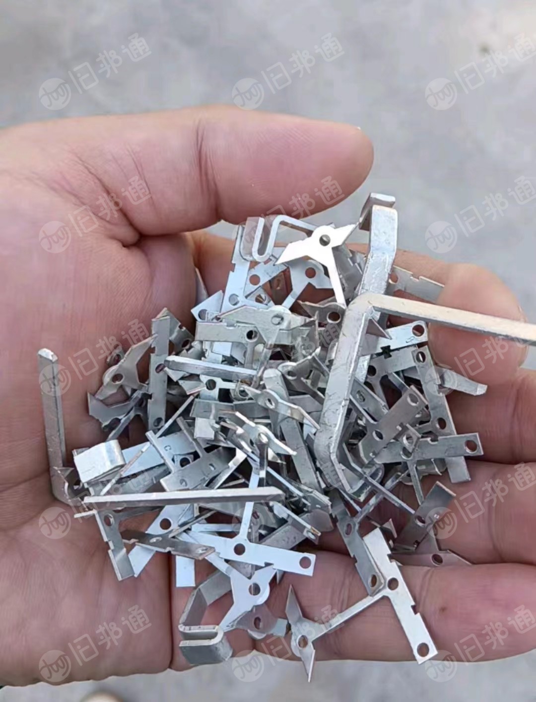 长期出售电子厂下来的紫铜，外面镀一层银