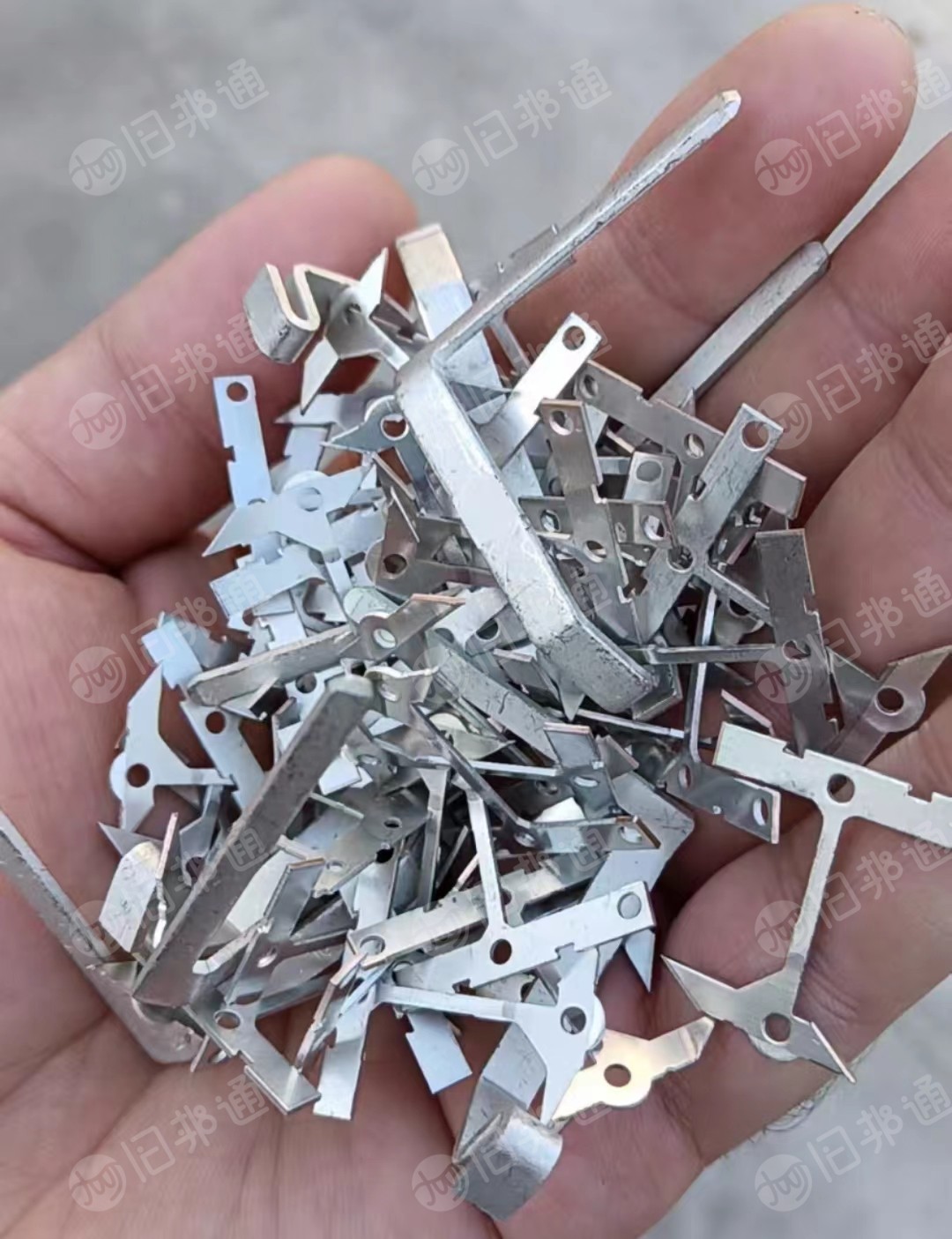 长期出售电子厂下来的紫铜，外面镀一层银