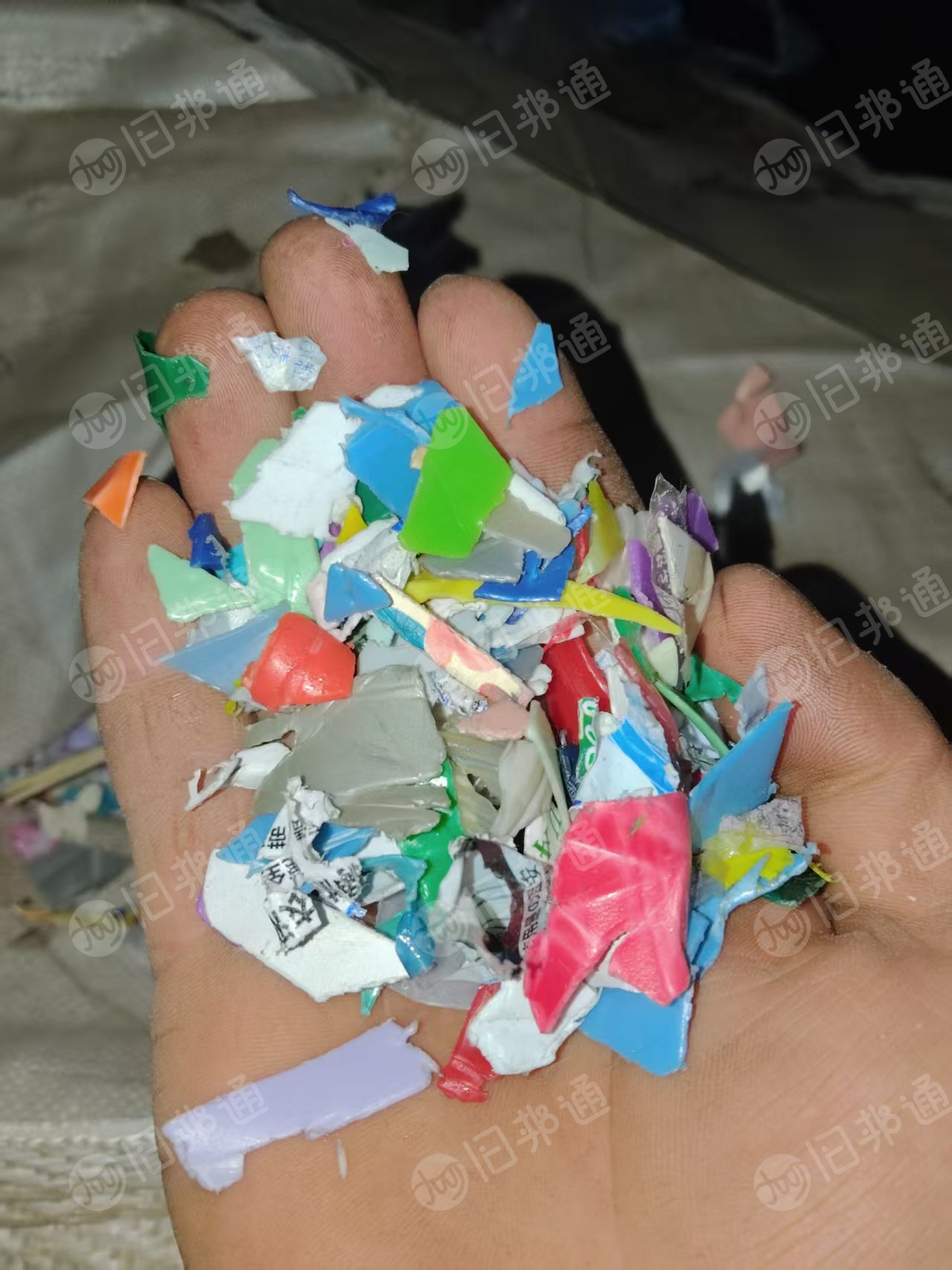 出售花乙破碎料，水洗甩干的，漂料，现货8吨