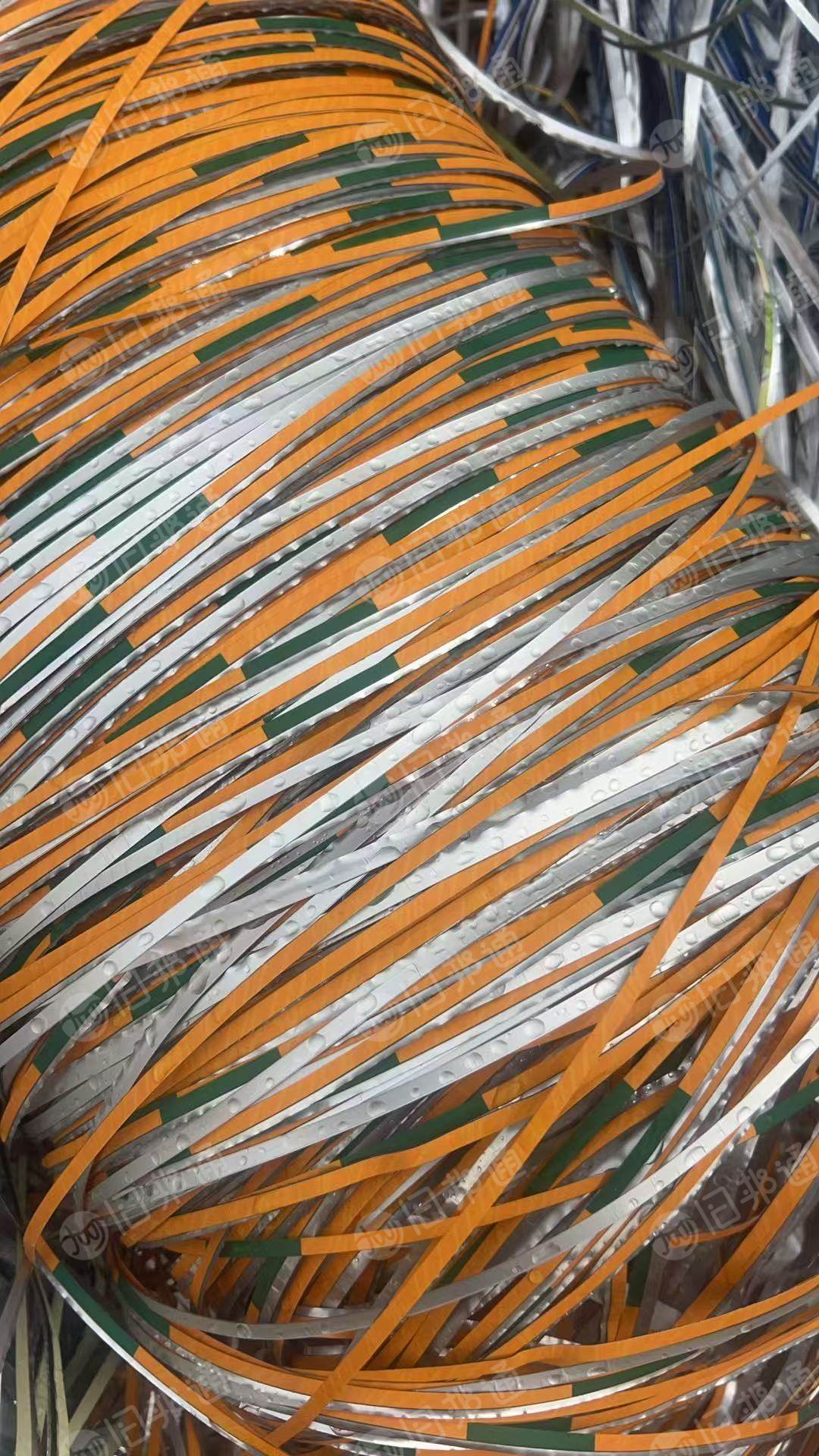 出售纸铝废料，含铝量9-11%，现货有一挂车多