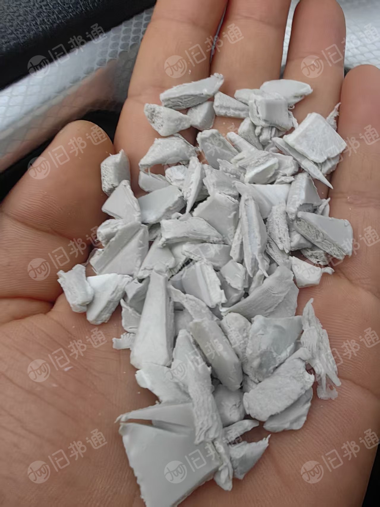 出售汽车内饰合金破碎料，冲击45个，月供10吨