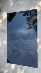 出售PC破碎料，汽车天窗下来的PC板材破的，冲击60个，现货10吨