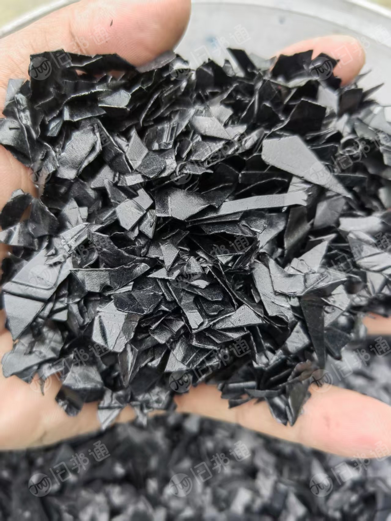 出售PC破碎料，宁德时代电池膜切下来的边角料破的，冲击60/70，现货40/50吨